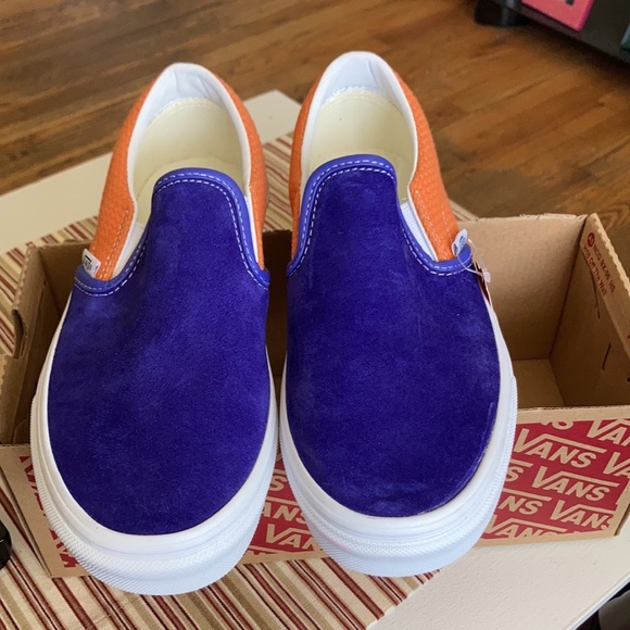 Last Pair! 8.5 Vans Classic Slip On - Picture 5 of 7